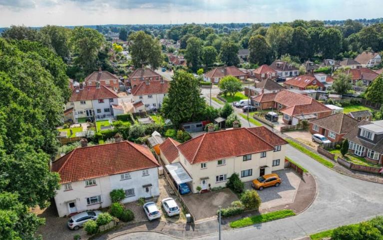 2025 housing market forecast: 5 things you need to know
